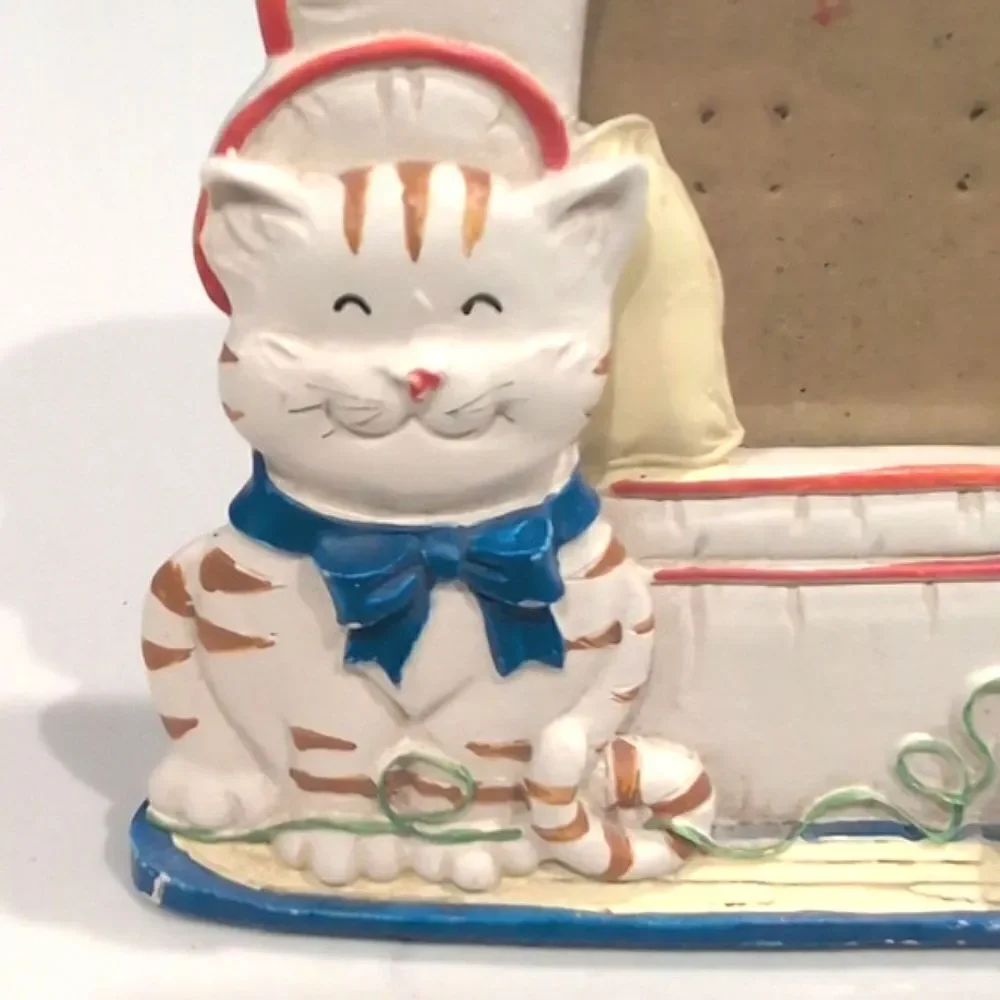 Cat Purrfect Friend Picture Frame 3D Tabby Cat with Yarn Easel Back